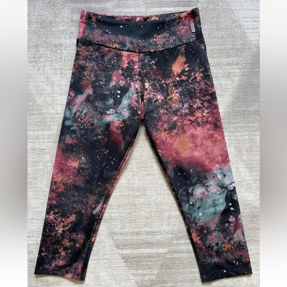 KOS USA Cropped Leggings Yoga Pants Abstract Galaxy Print Workout Athletic Gym
